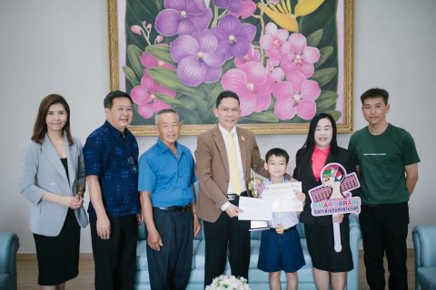 มรภ.เชียงราย ร่วมแสดงความยินดี “น้องอัครวินท์” คว้าเหรียญทองจินตคณิตนานาชาติ พร้อมสร้างชื่อเสียงให้จังหวัดเชียงรายและประเทศไทย