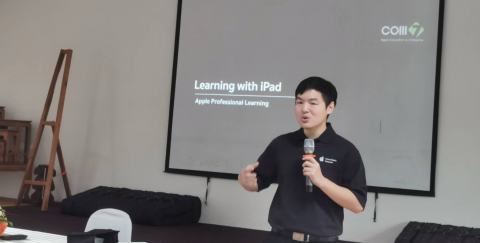 กิจกรรมอบรมอาจารย์โรงเรียนสาธิตฯ แผนกมัธยมศึกษา เรื่อง Learning with iPad โดยบริษัท COM7